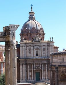 Ashley from Two Peas in a Prada shares 10 things you must do in Rome.