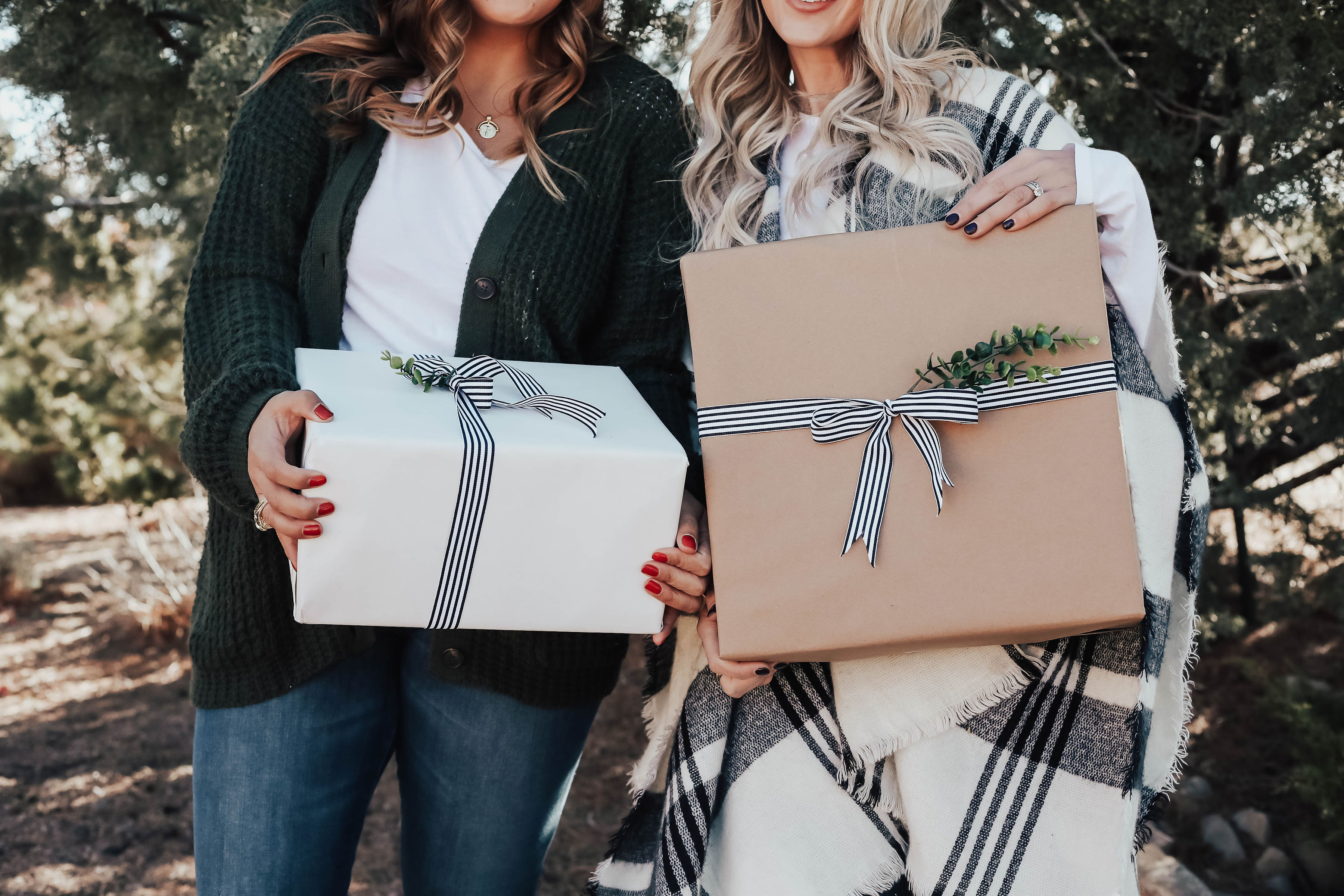 Ashley Zeal and Emily Wieczorek of The Ash and Em blog share all their favorite simple holiday decor - neutral wreaths, garland, and trees!