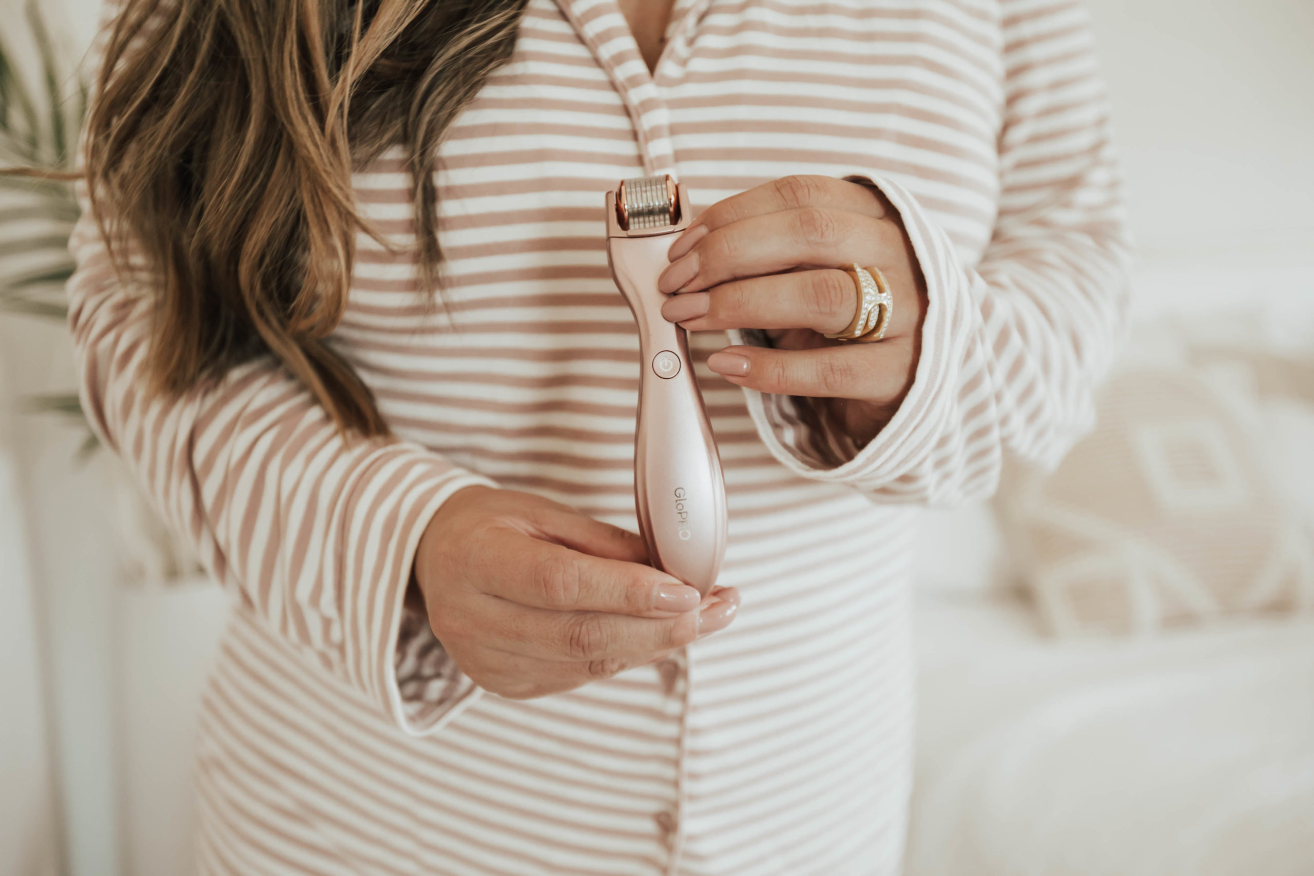Reno blogger, Ashley Zeal Hurd, from the Ashley and Emily blog shares the GloPro Set on sale! Find out what makes this her fav beauty tool ever!