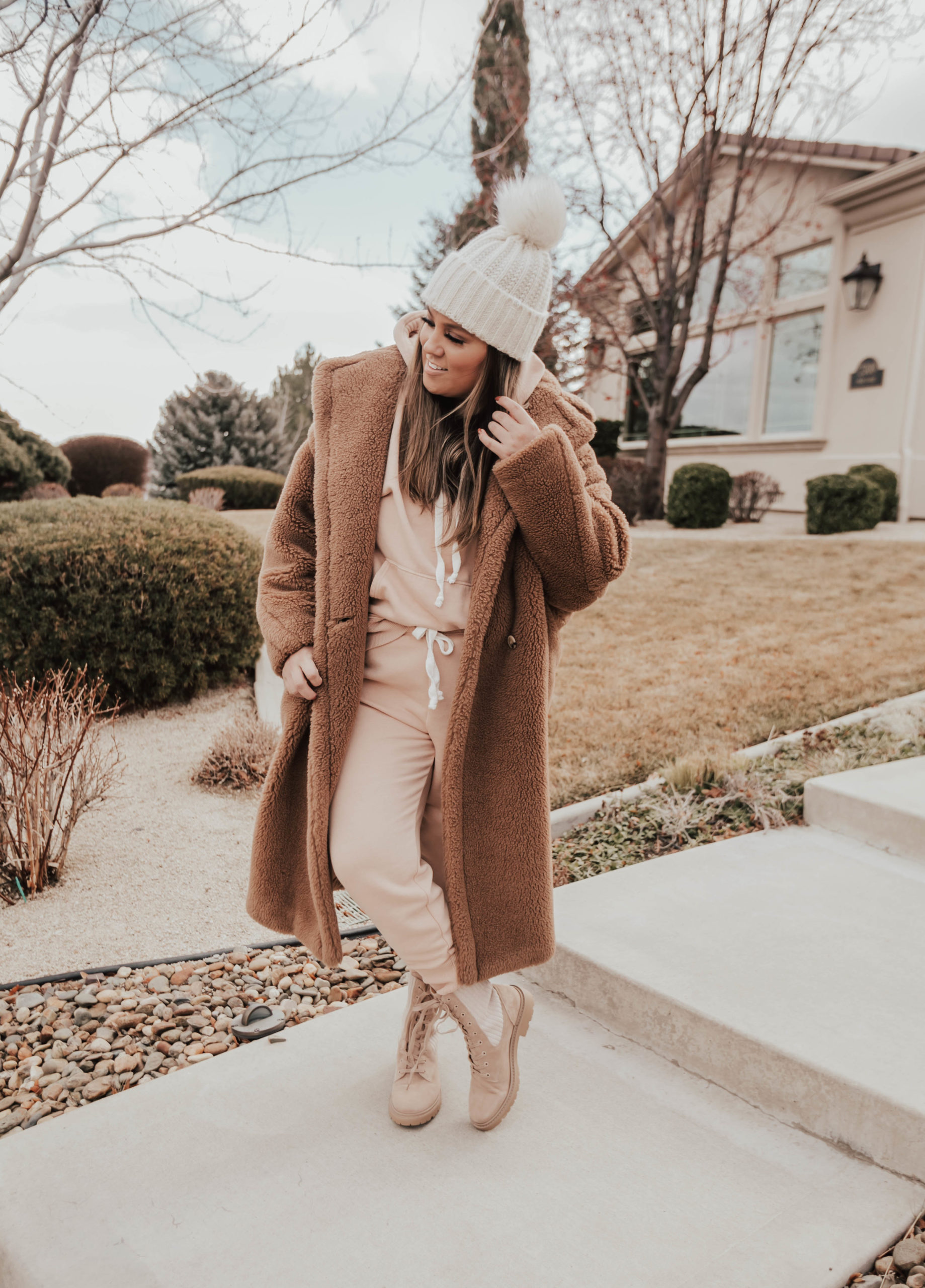 Reno blogger Ashley Zeal Hurd from The Ashley and Emily blog shares her favorite loungewear sets! Sweats aren't going anywhere in 2021!