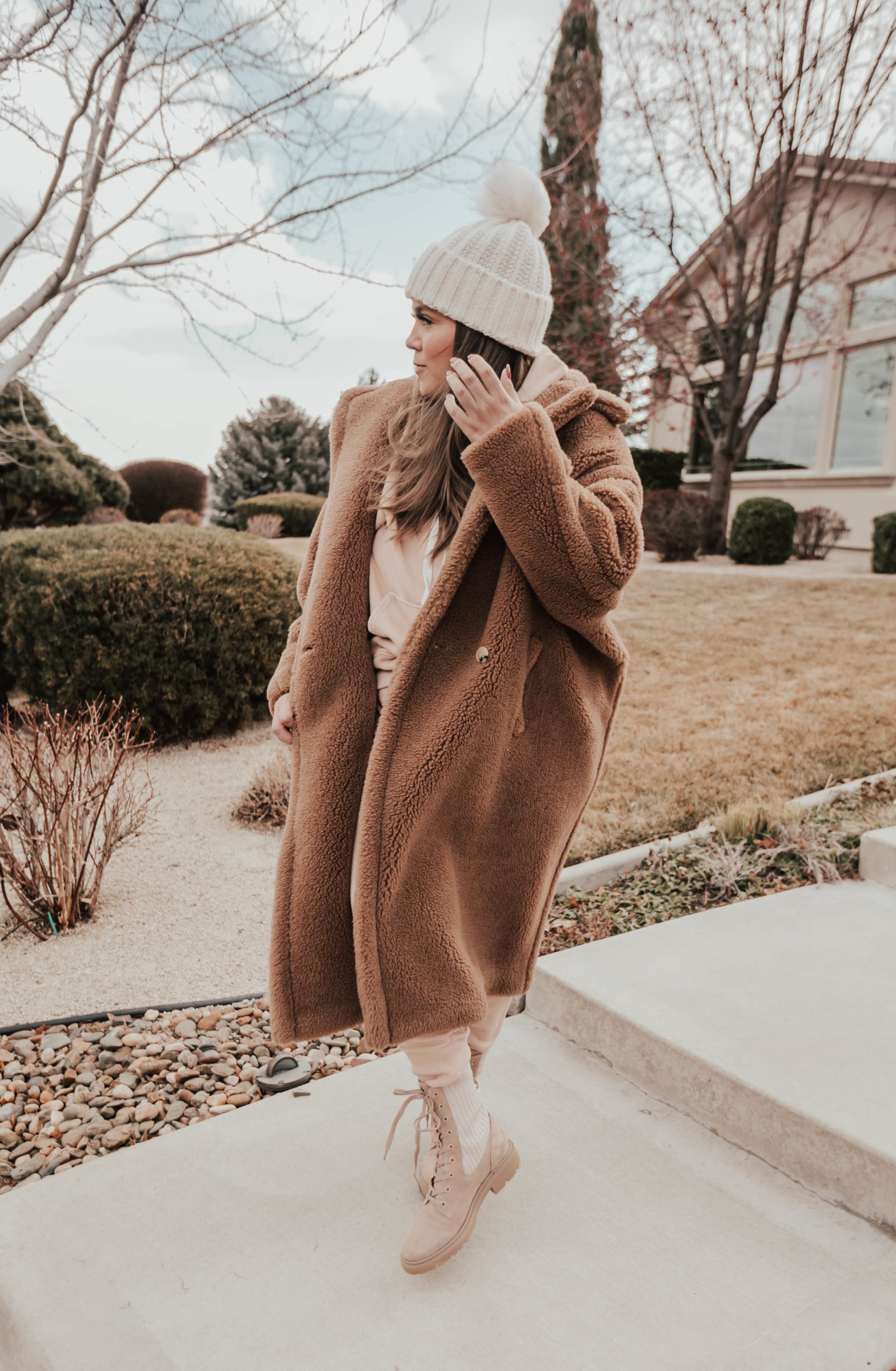 Reno blogger Ashley Zeal Hurd from The Ashley and Emily blog shares her favorite loungewear sets! Sweats aren't going anywhere in 2021!