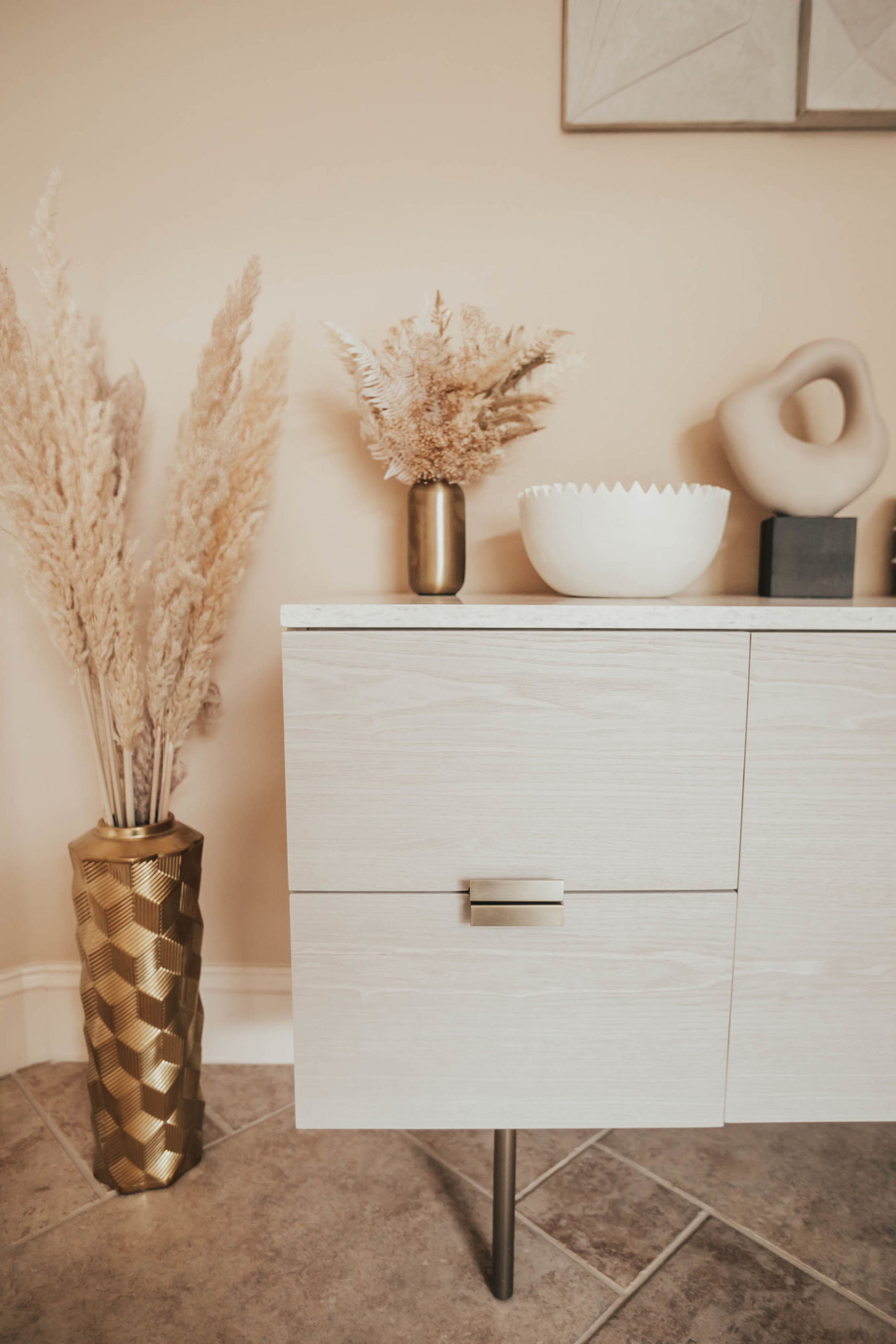 Reno blogger, Ashley Zeal Hurd, from the Ashley and Emily blog shares all of the items she purchased for her spring home refresh. 