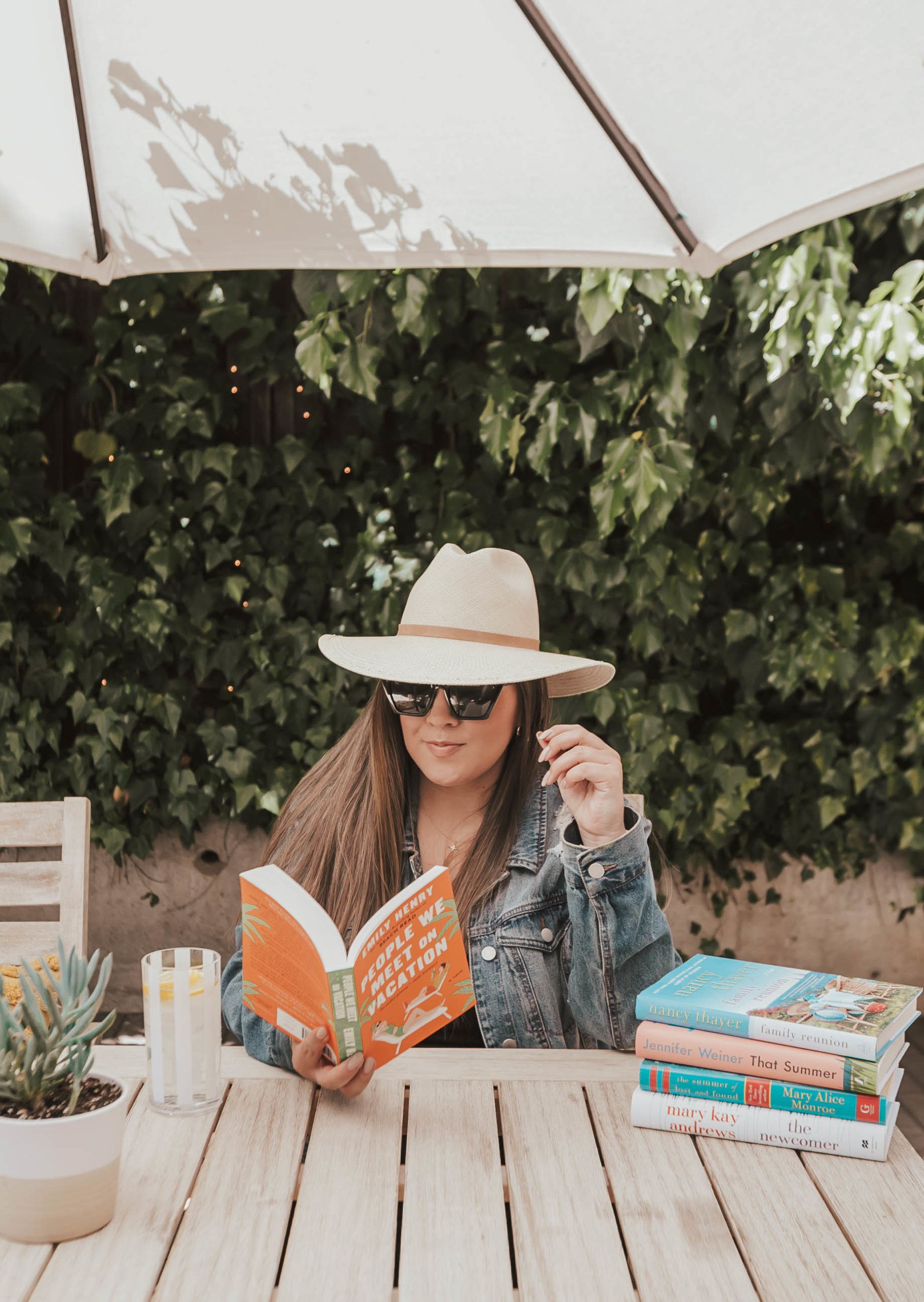 Reno blogger, Ashley Zeal Hurd, from The Ashley and Emily blog share her much anticipated list of books to read this summer. 