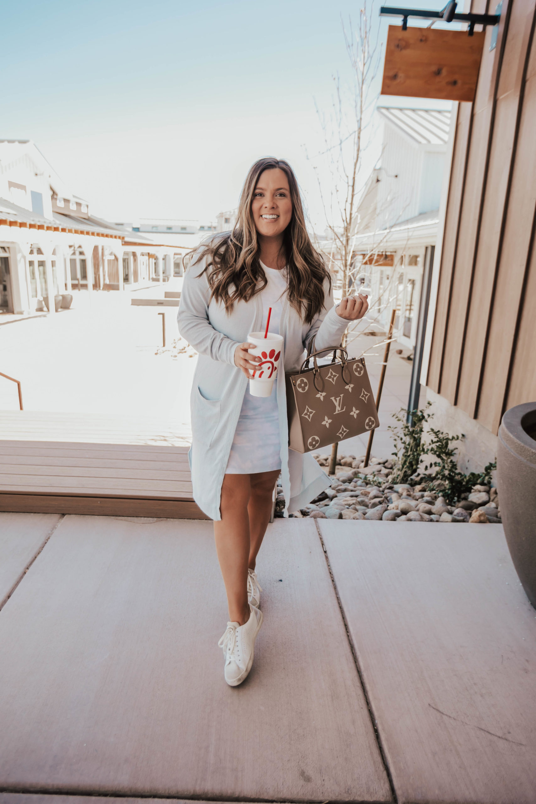 Reno blogger, Ashley Zeal Hurd, from The Ashley and Emily Blog shares her picks for the best baby blue items to have this spring!
