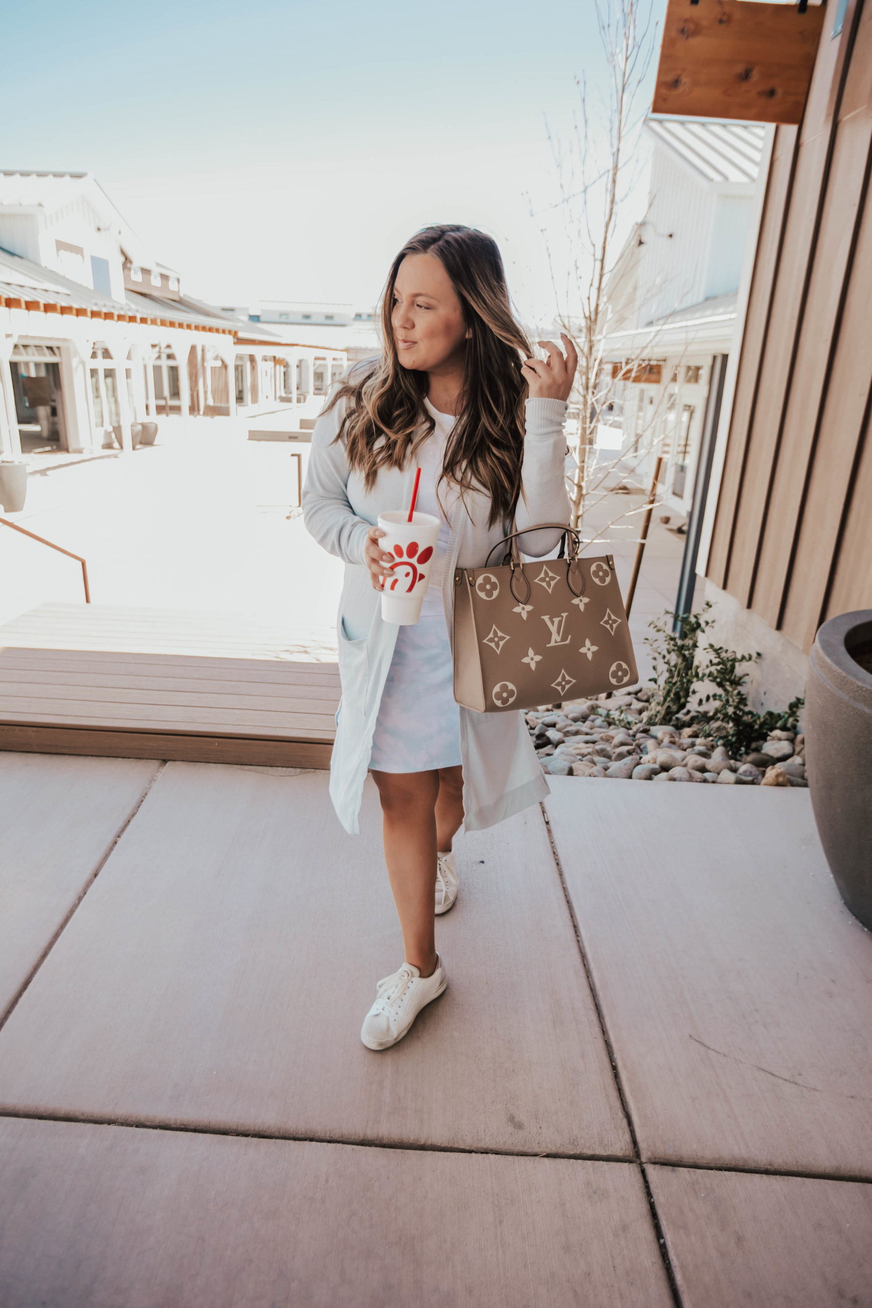 Reno blogger, Ashley Zeal Hurd, from The Ashley and Emily Blog shares her picks for the best baby blue items to have this spring!