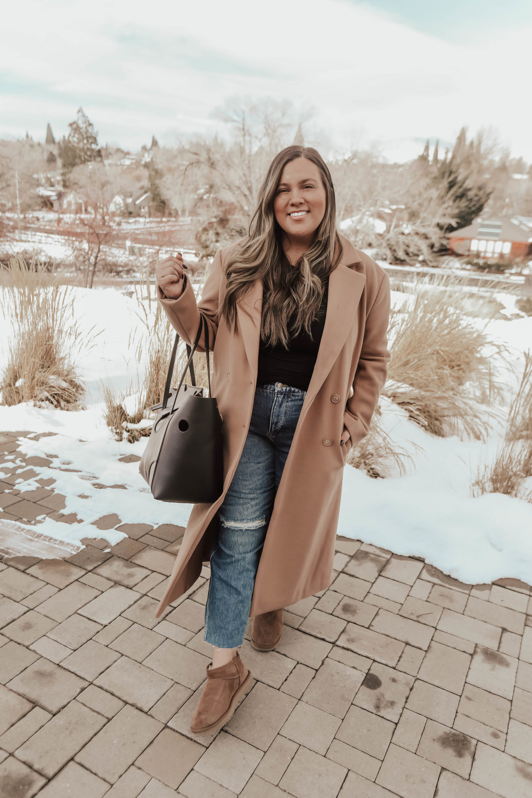 Reno bloggers, Ashley Zeal Hurd and Emily Wieczorek from The Ashley and Emily Blog share all the pieces in their winter capsule wardobe. 
