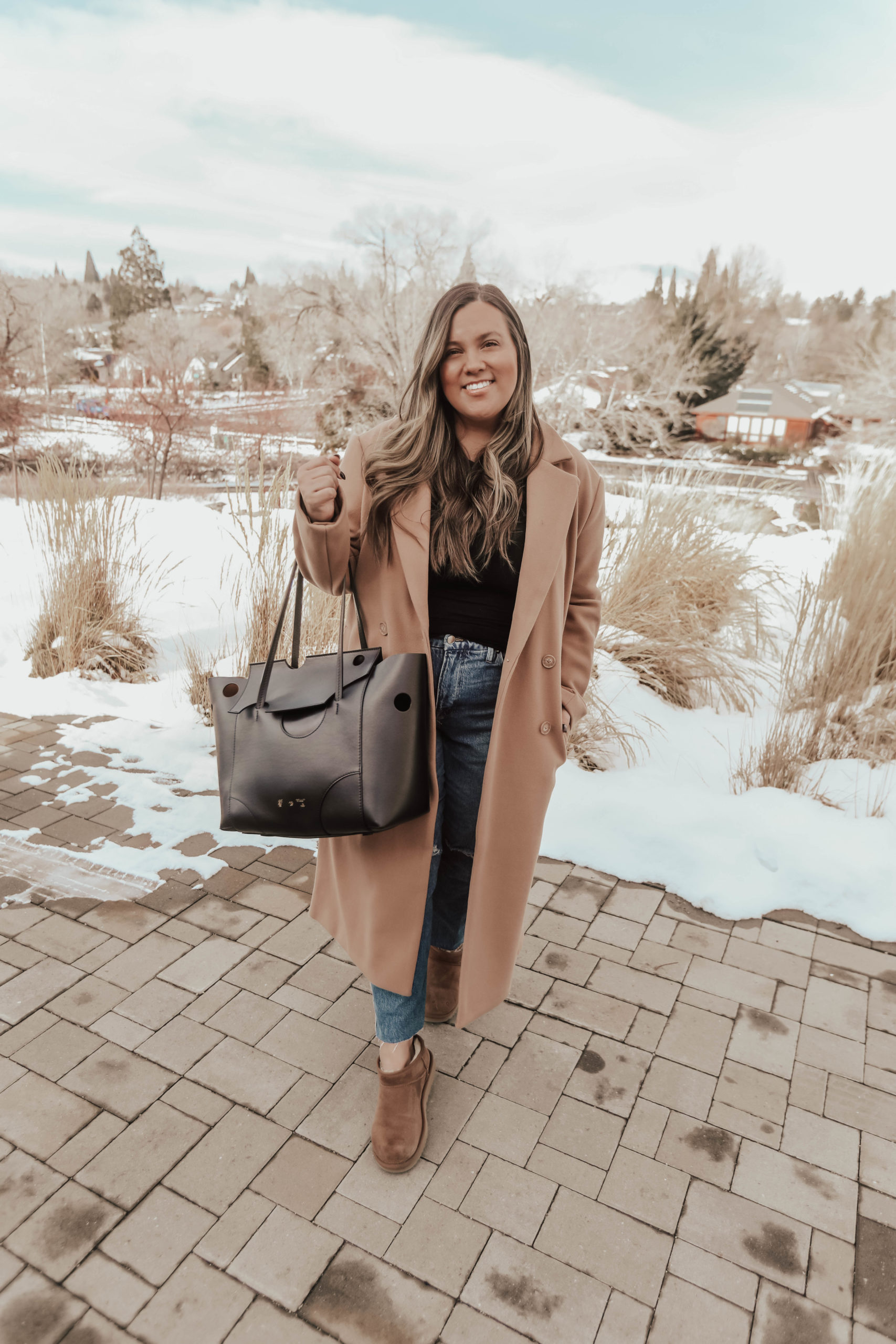 Reno bloggers, Ashley Zeal Hurd and Emily Wieczorek from The Ashley and Emily Blog share all the pieces in their winter capsule wardobe. 